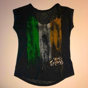 3/$12⭐️ Express Distressed Tee Irish Flag & Clover